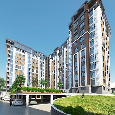 Люкс Апартаменти В Центрі Міста ,Жк Театральний Rivne Buitenkant foto