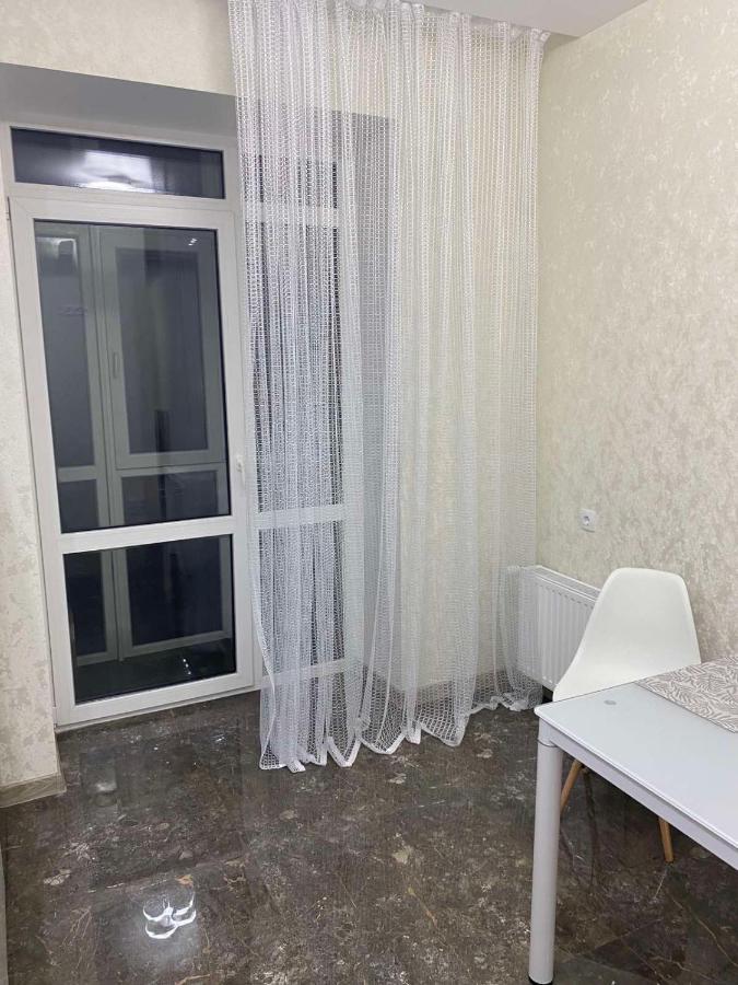 Люкс Апартаменти В Центрі Міста ,Жк Театральний Rivne Buitenkant foto