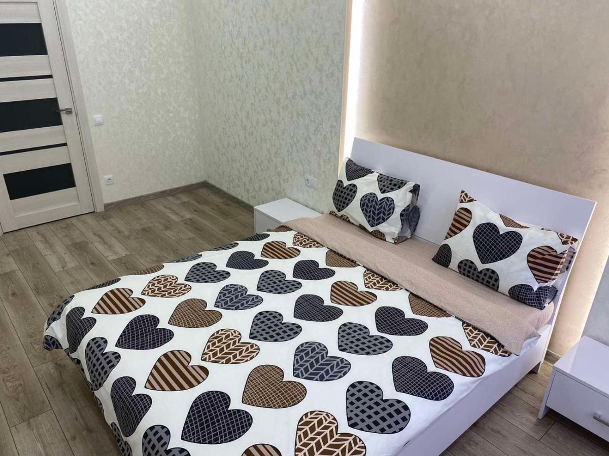 Люкс Апартаменти В Центрі Міста ,Жк Театральний Rivne Buitenkant foto